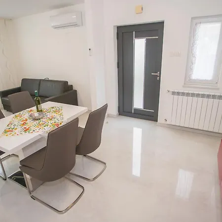 Aldo Ii Apartment Porec