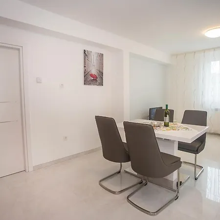 Aldo Ii Apartman *
